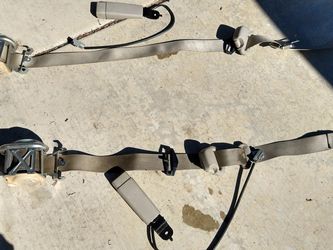 Dodge Charger 06 Seatbelts