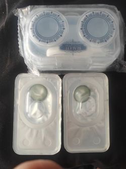 Colored contacts