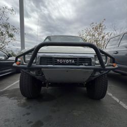 89-95 toyota pickup Front steel tube pre runner style bumper w/ winch mount