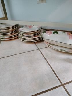 Franciscan  Desert Rose Pattern Dishware