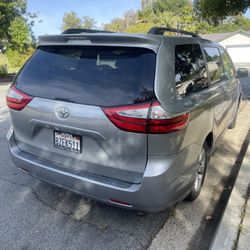 2016 Toyota Sienna