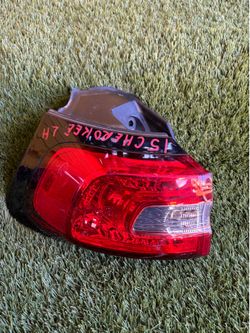 2015 Jeep Cherokee Driver/ Left Side Tail light