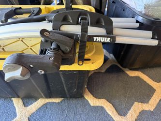 Pair of Thule ProRide 598 Roof Bike Racks - With Key (Around-the-Bar Clamps)
