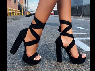 Fashion nova heels black