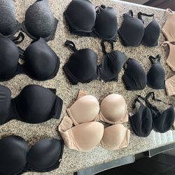 17 Lightly Used Victoria’s Secret Bras - Majority Sizes 32dd/34dd 