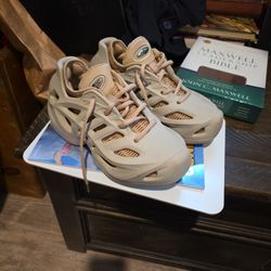 ADIDAS Adifoam Clima-Cool Size 4