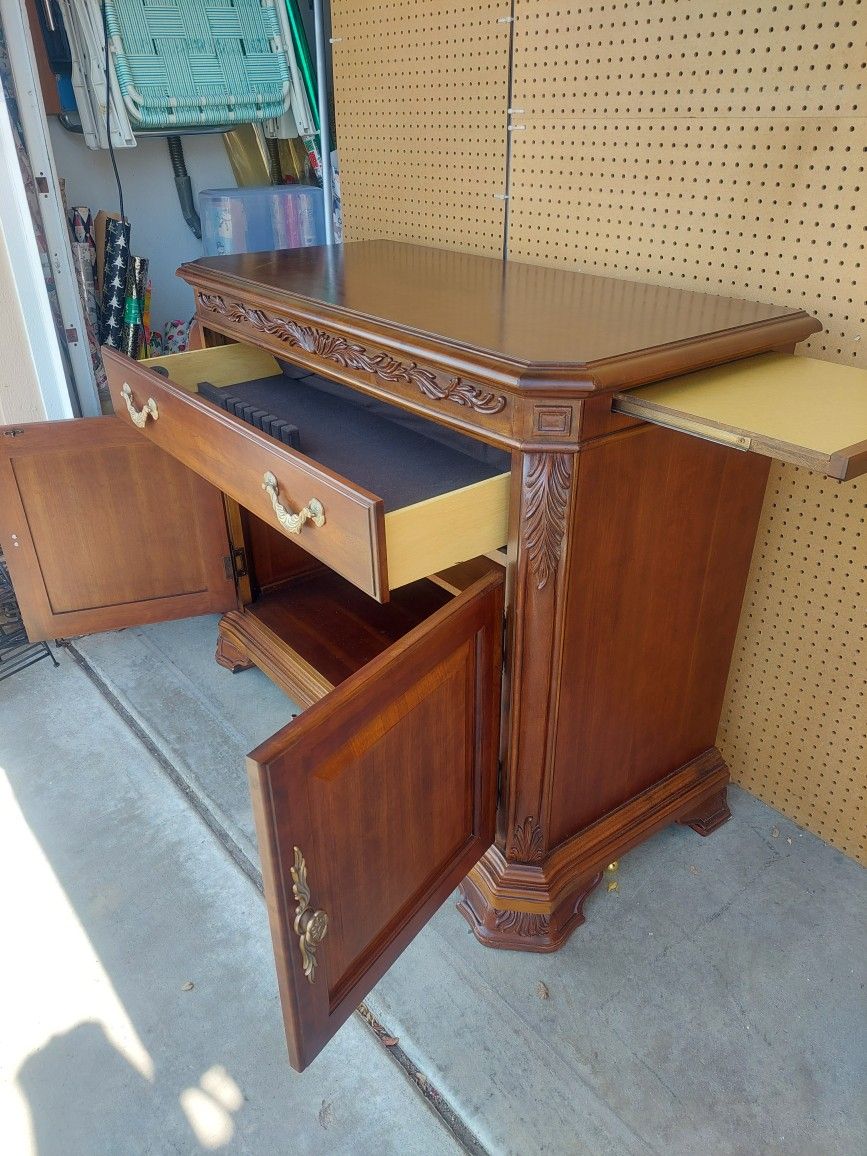 Bob Mackie Buffet/server