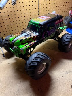 Traxxas grave digger