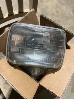 Toyota pickup headlights OEM