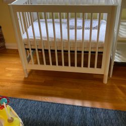 Baby Changer, Crib And Diaper Disposal 