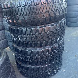 Tengo un Set de llantas, de muy buenas condiciones, tres de una marca y una de una marca 275/79R18 instaladas y balanceadas por el mismo precio $290