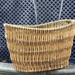 Large BASKET 🧺…25” W x 16”H