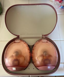 Mom cozy Air one wearable breast pump
