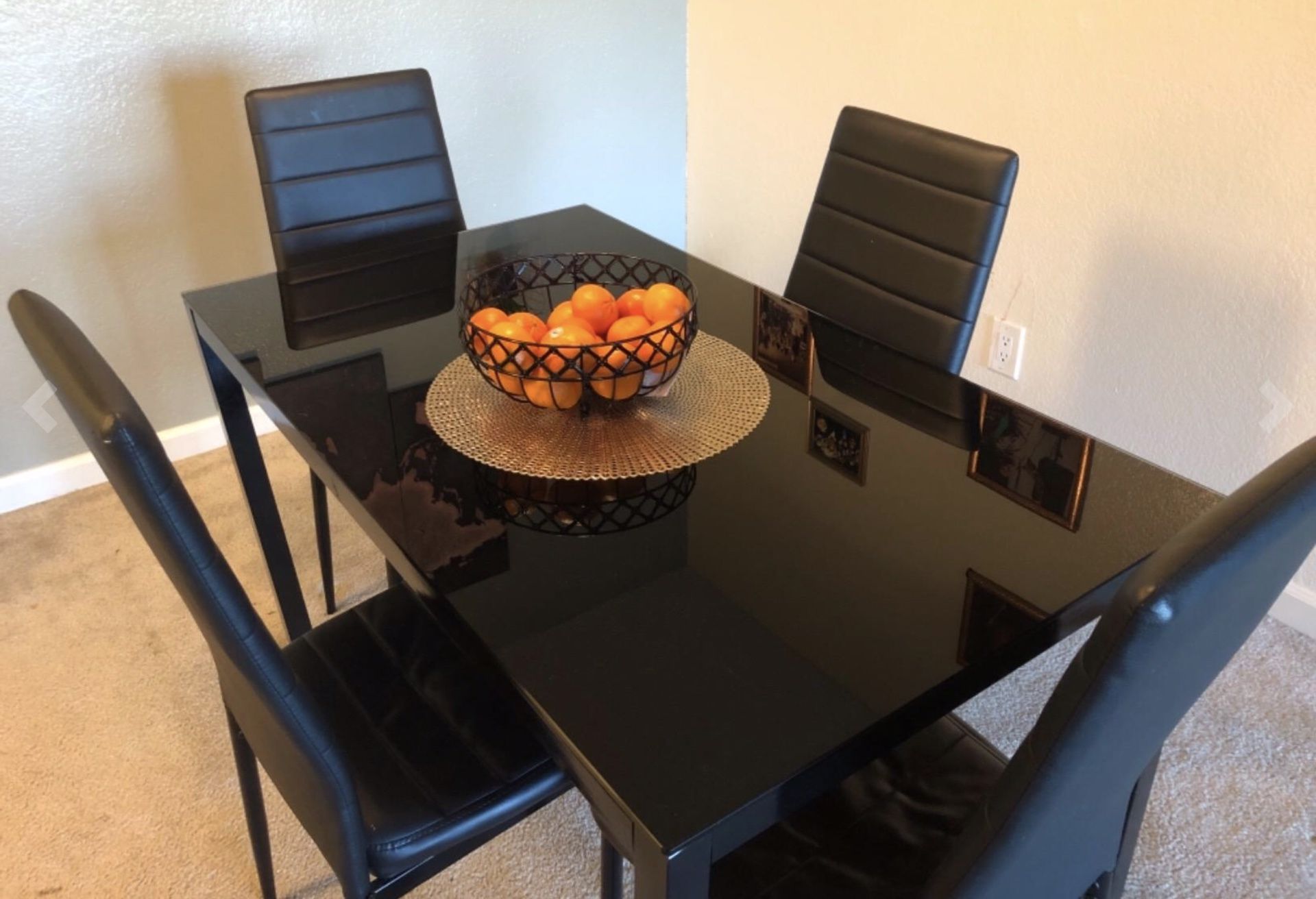 5 Piece Kitchen Table Set with Glass Table Top + 4 Leather Chairs + FREE 4 PLACEMATS