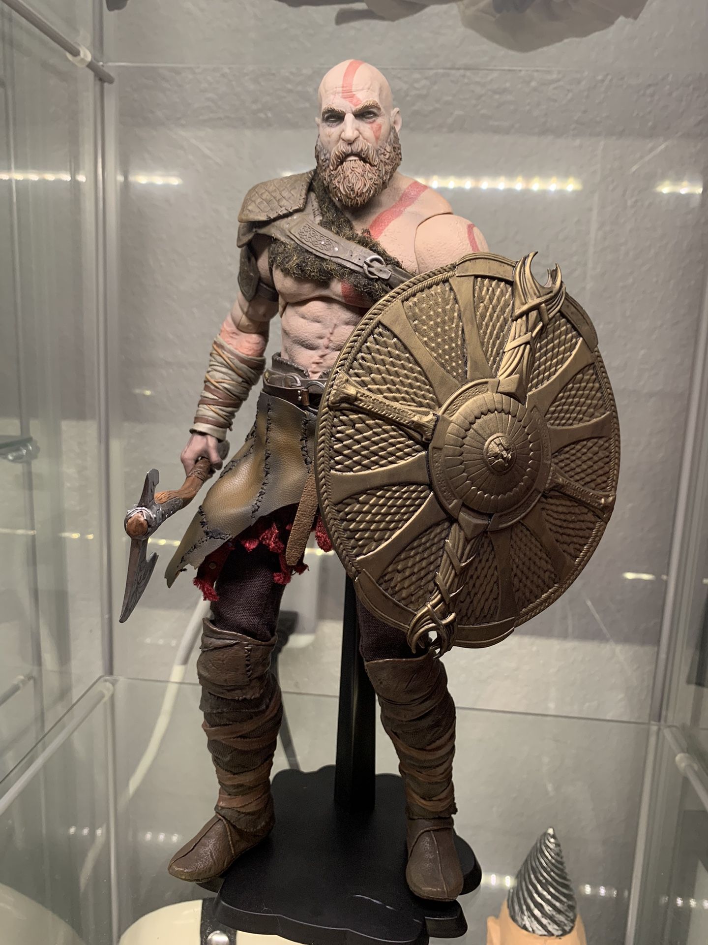 Mondo 1:6 God Of War Kratos Figure