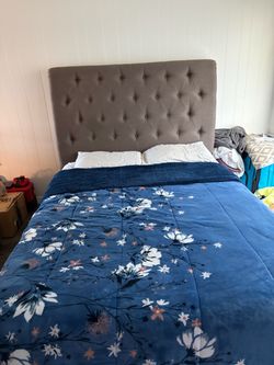 Bed base, with mattress, QUEEN SIZE.