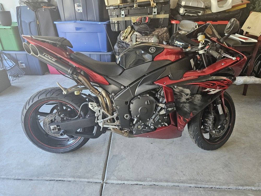 2011 Yamaha YZF-R1000