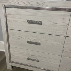 Drawers With Mirror