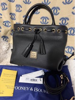 Dooney & Bourke tassel tote - black
