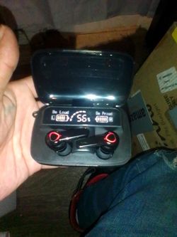 Bluetooth Earphones /Flashlight 