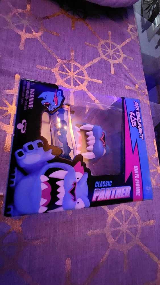 MrBeast Lab Vinyl Figure 