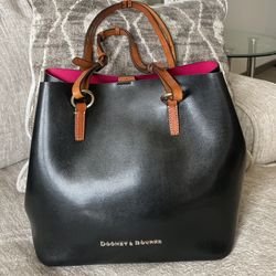 DOONEY & BOURKE Black Leather Shoulder Nah