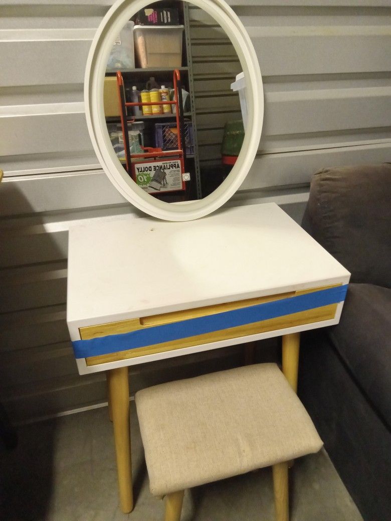 Leicester Vanity Table Set