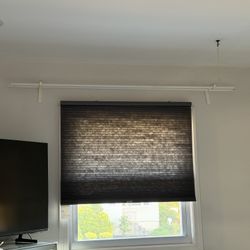 IKEA Elegant White Curtain Rod Set with Decorative End Finials & Holders – Adjustable & Sturdy Design 