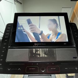 Nordic Track X22i Treadmill With 22” Touchscreen And iFIT
