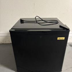Magic Chef Mini Fridge