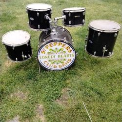 Drum Set Old No Snare No Sticks