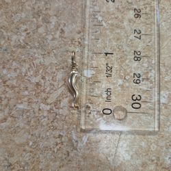 14k Yellow Gold Italian Horn Pendant 1"