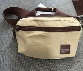 Lululemon All Day Essentials Belt Bag 2.5L for Sale in Los Angeles, CA - OfferUp Lululemon All Day Essentials Belt Bag 2.5L for Sale in Los Angeles, CA - OfferUp