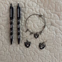 RAIDERS EARRINGS AND BRACELET w/2 Pens