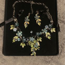 Flower Necklace & Earrings