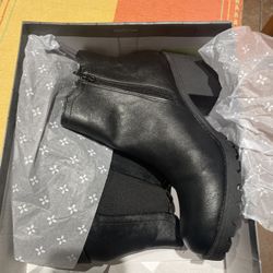 Ladies Black Boots