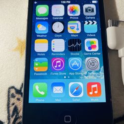 iPhone 4 Black 8GB Excellent Condition Retro Camera Phone + Charger 