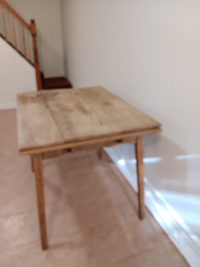 Antique Table With Expendable Leafs