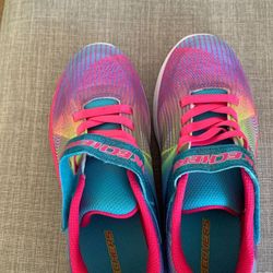 Girls Skechers size 3