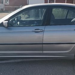 2004 BMW 325i