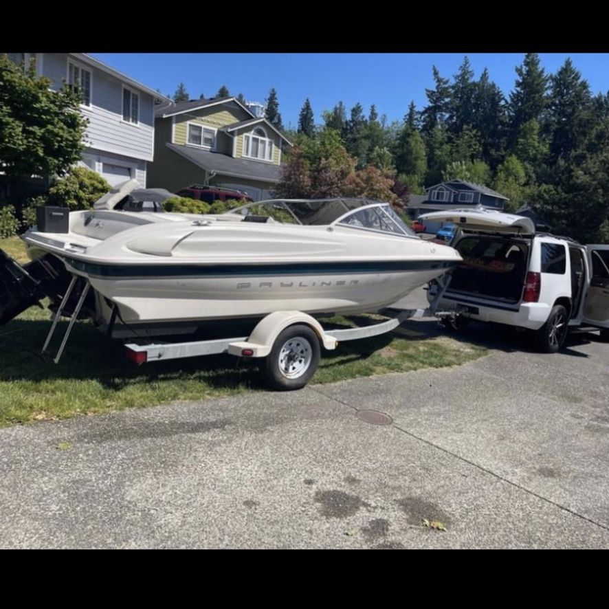 Bayliner Boat 