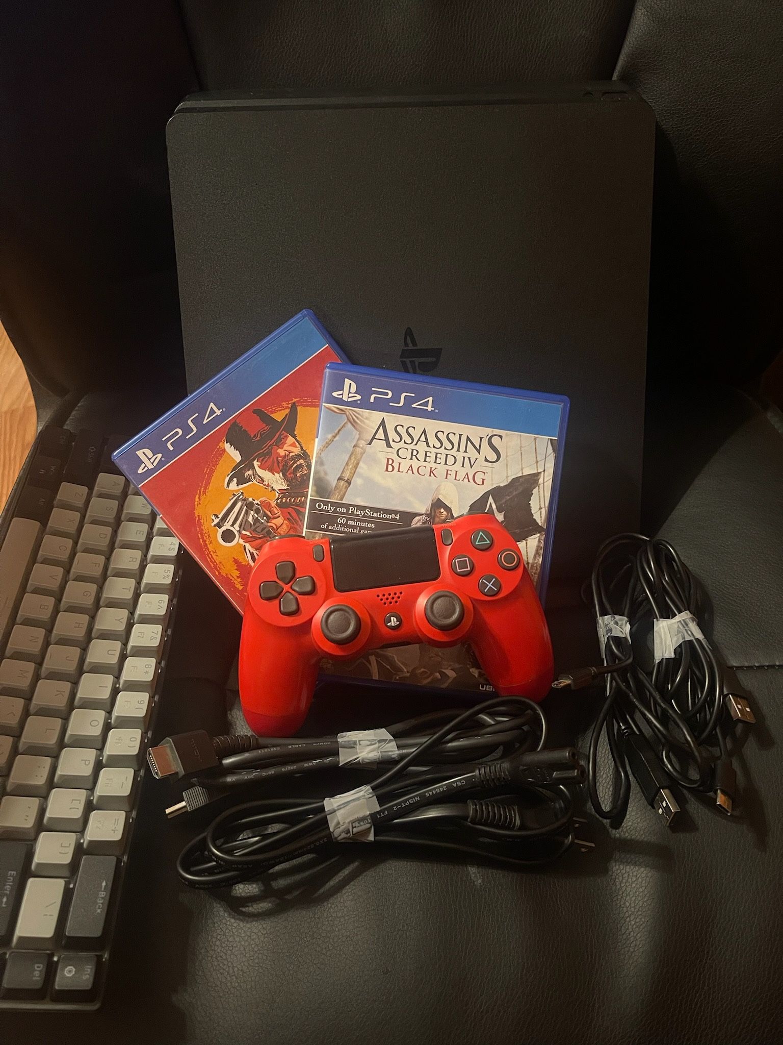 Ps4 Slim (with accesories)