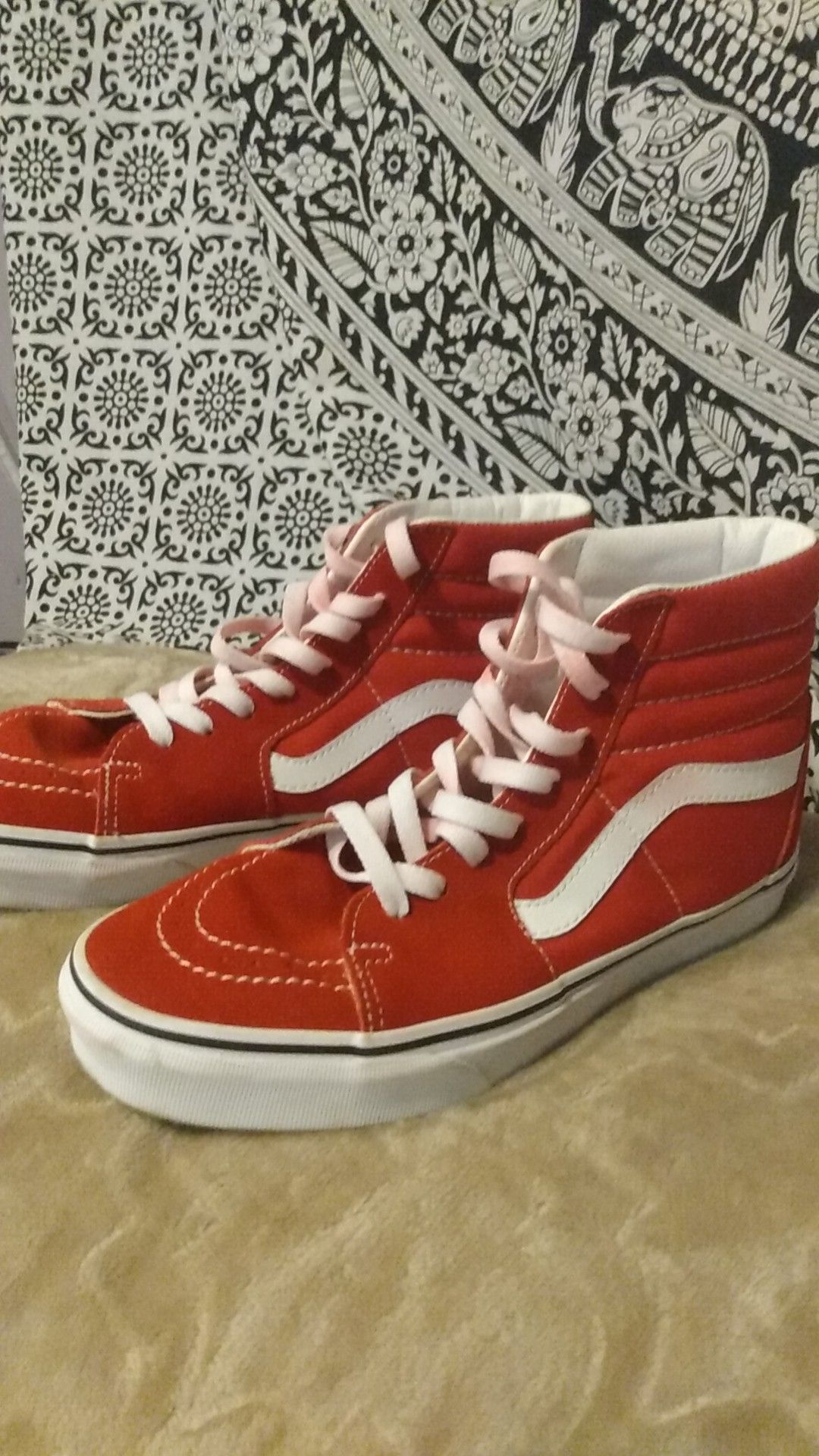 Red VANS men's size 7/Women's Size 8.5