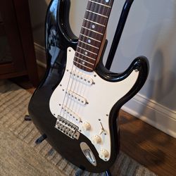 Fender Squier Affinity Strat - black
