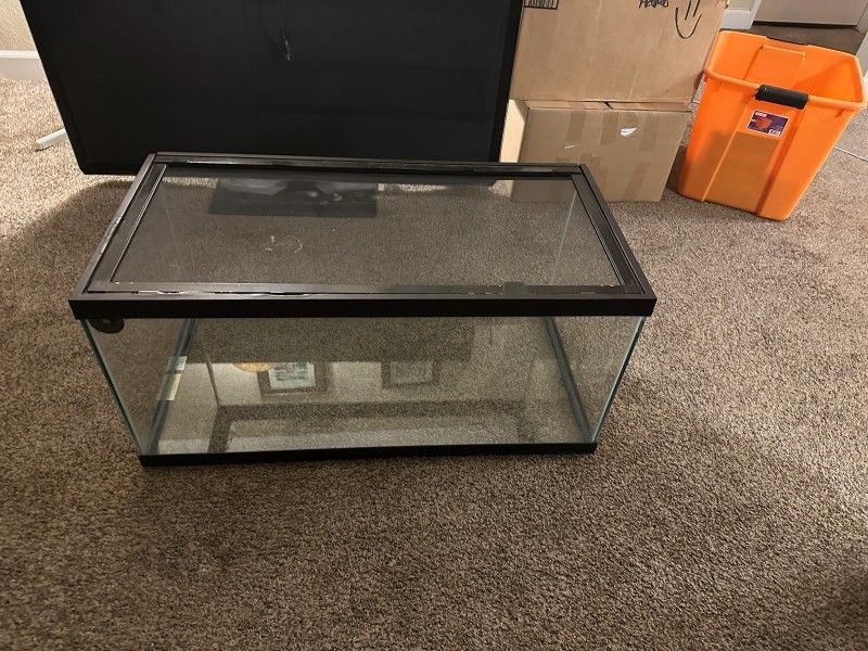 55 Gallon Reptile/Fish Tank for Sale in Las Vegas, NV OfferUp