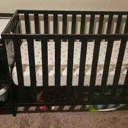 Crib With Changing Station