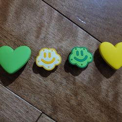 Lot Of 4 Croc Charms Hearts And Smiley Faces