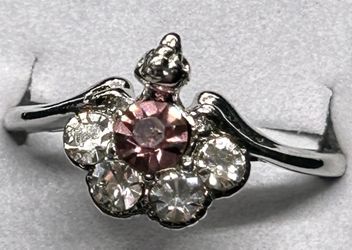 Charming Silver Tone Ring w/ Pink & Clear Stones 
