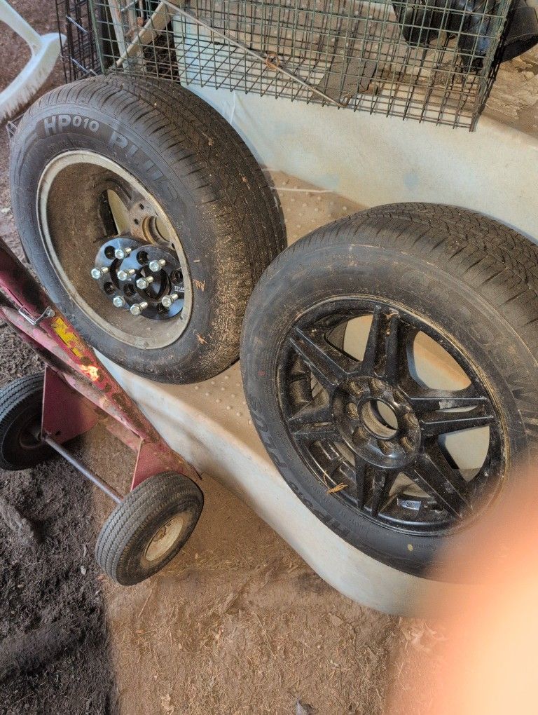 Two Rooms And Tires With Extenders. Only Two