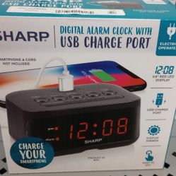 Digital Alarm Clock with USB Charge Port 